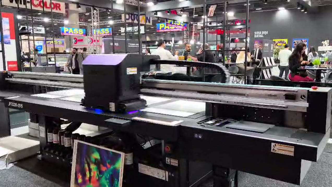 İnka Dijital fuar standında Mimaki JFX220-2515